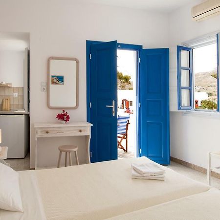 Evgenia Rooms And Apartments Folegandros Town Luaran gambar