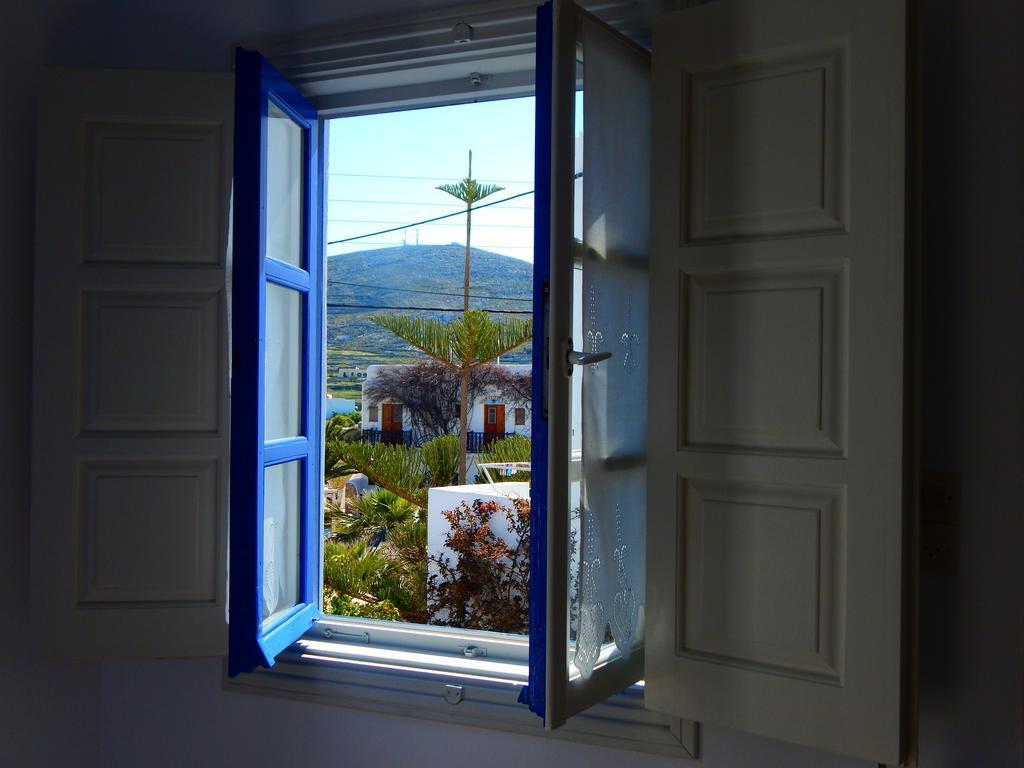 Evgenia Rooms And Apartments Folegandros Town Luaran gambar