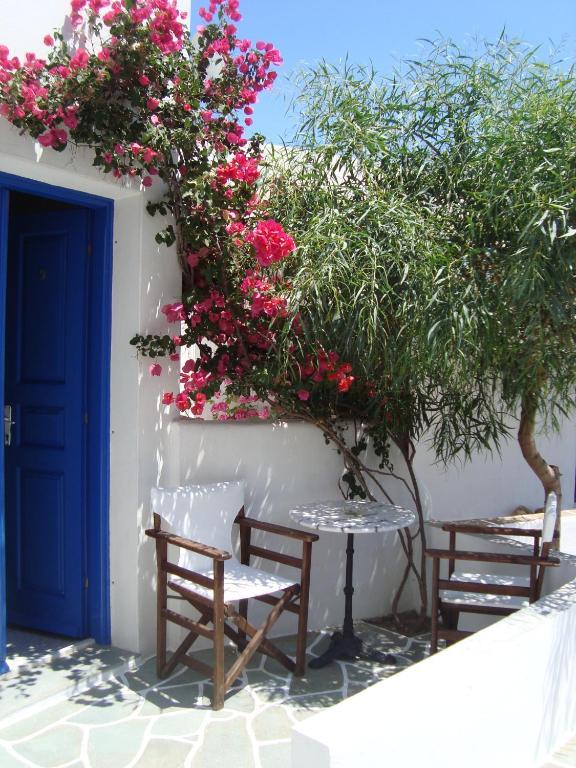 Evgenia Rooms And Apartments Folegandros Town Luaran gambar