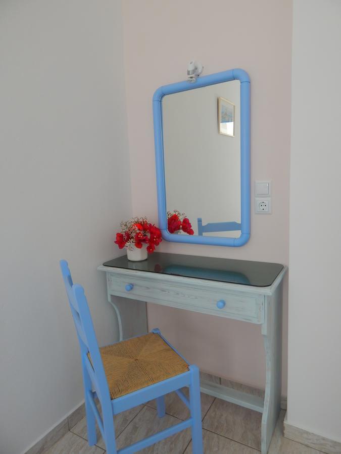 Evgenia Rooms And Apartments Folegandros Town Bilik gambar