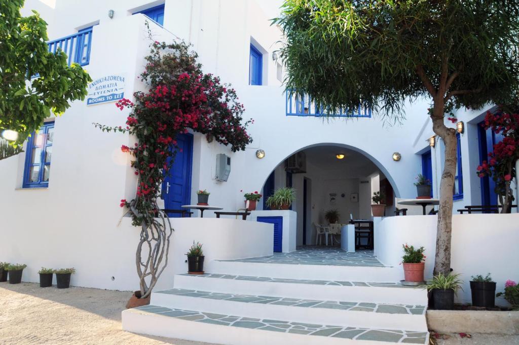Evgenia Rooms And Apartments Folegandros Town Bilik gambar